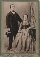 1874 Huwelijksfoto Pieter van Steenderen de Kok & Johanna Hagemeijer  